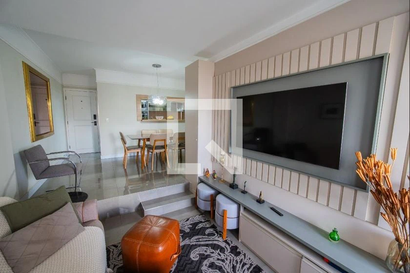 2-bedroom apartment with a home office — photo 2