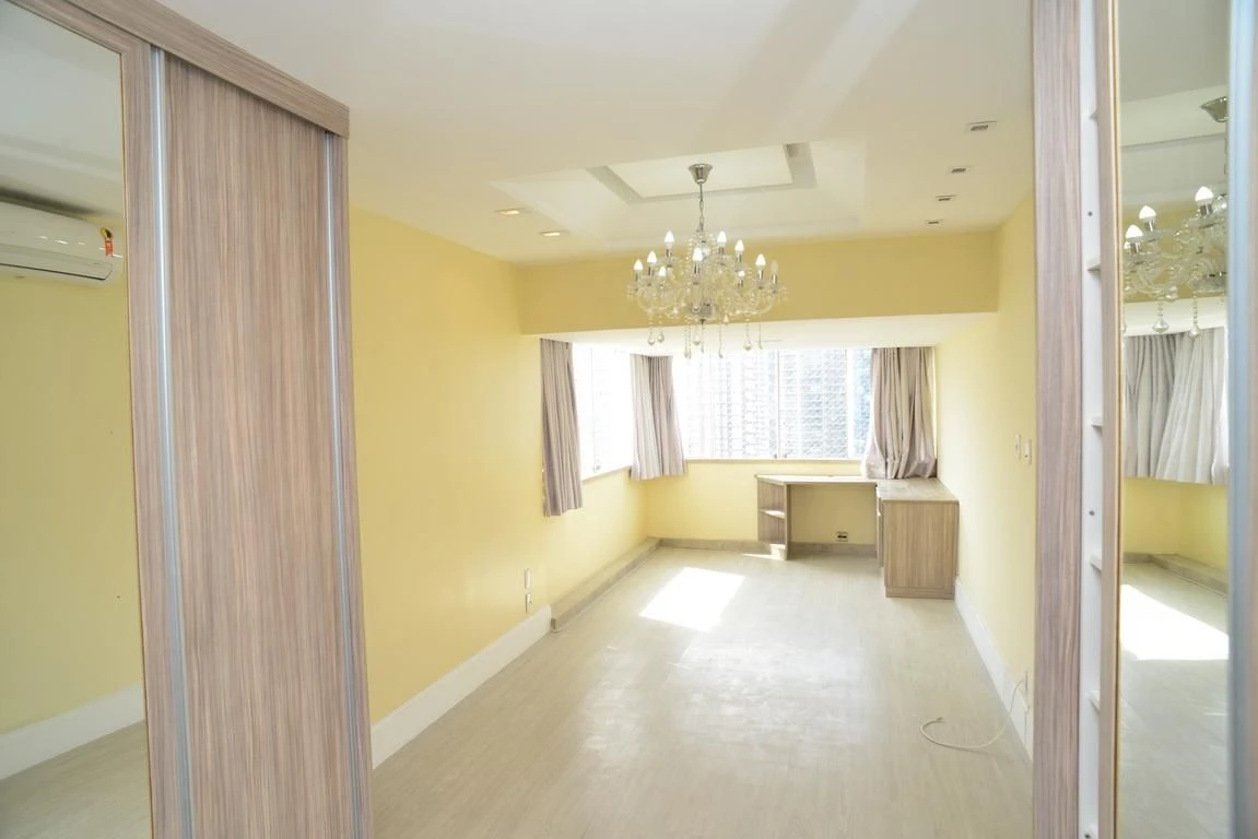 Ванна та 4 спальні: квартира 300 м² — photo 40