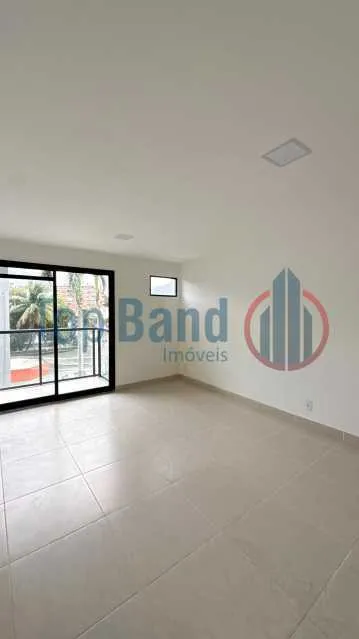 1-bedroom apartment with a balcony and open kitchen — photo 6