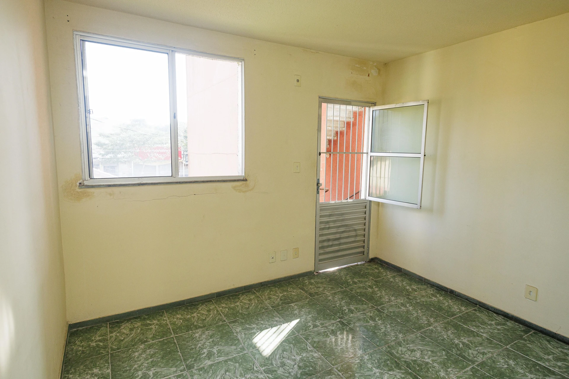 Unfurnished apartment with 2 bedrooms and 1 parking space — photo 7