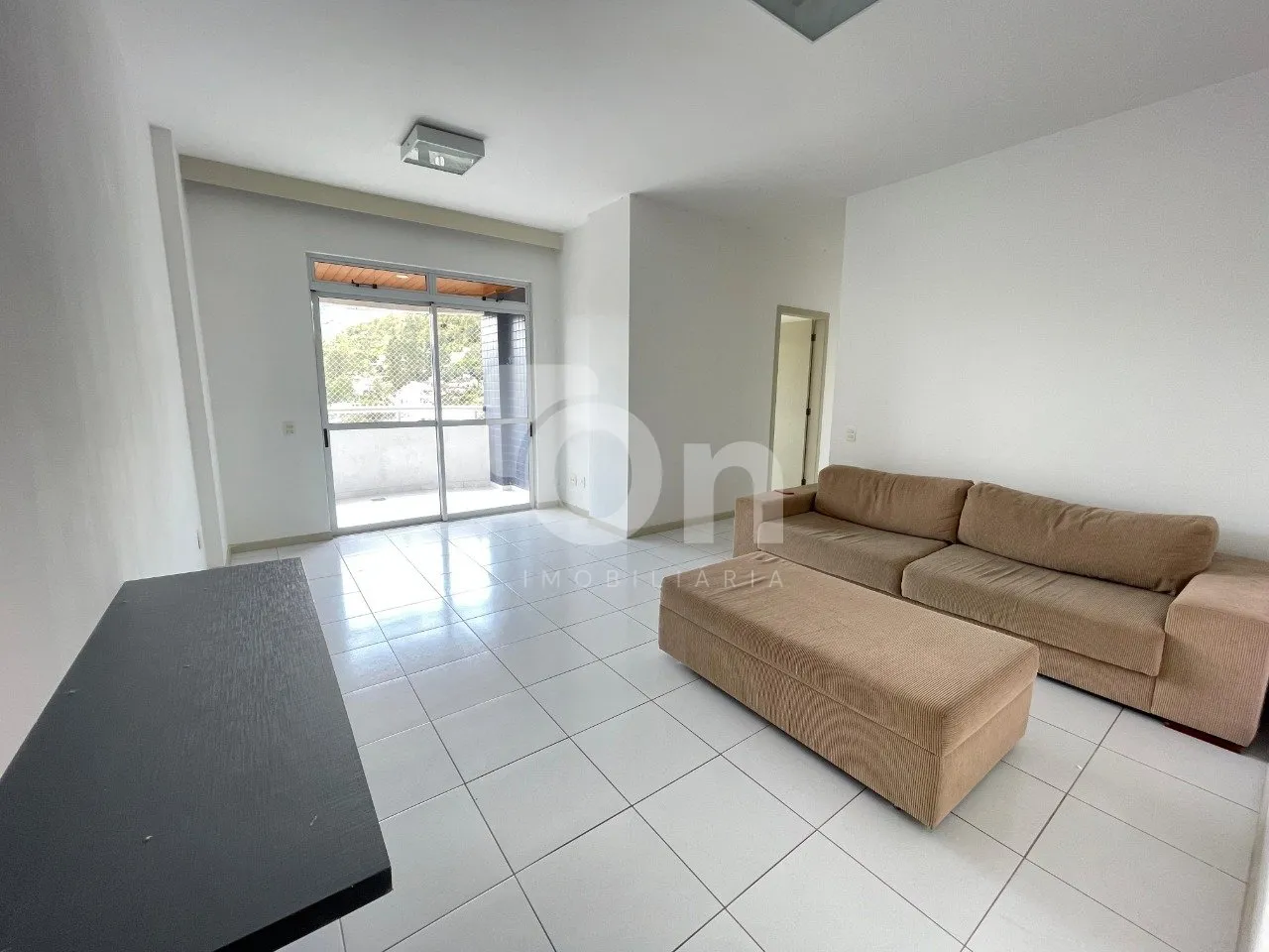 3-bedroom apartment with a washing machine
