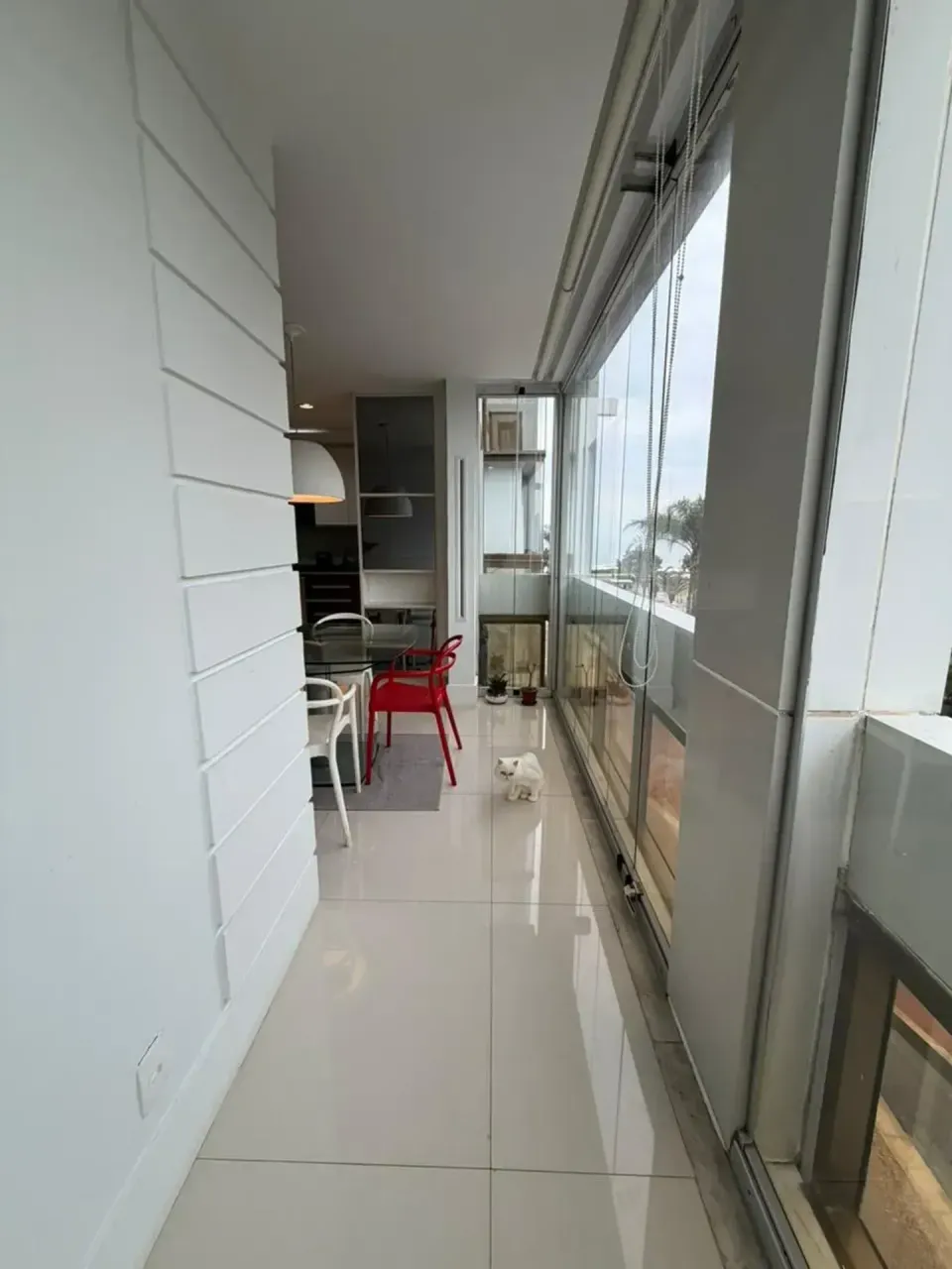 Furnished 2-bedroom apartment with open-plan kitchen — photo 16