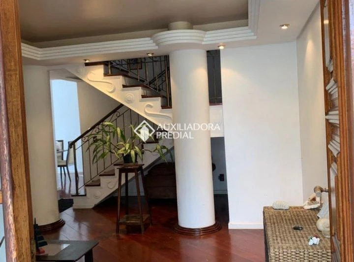 Дом с 5 спальнями и 4 ванными — photo 5