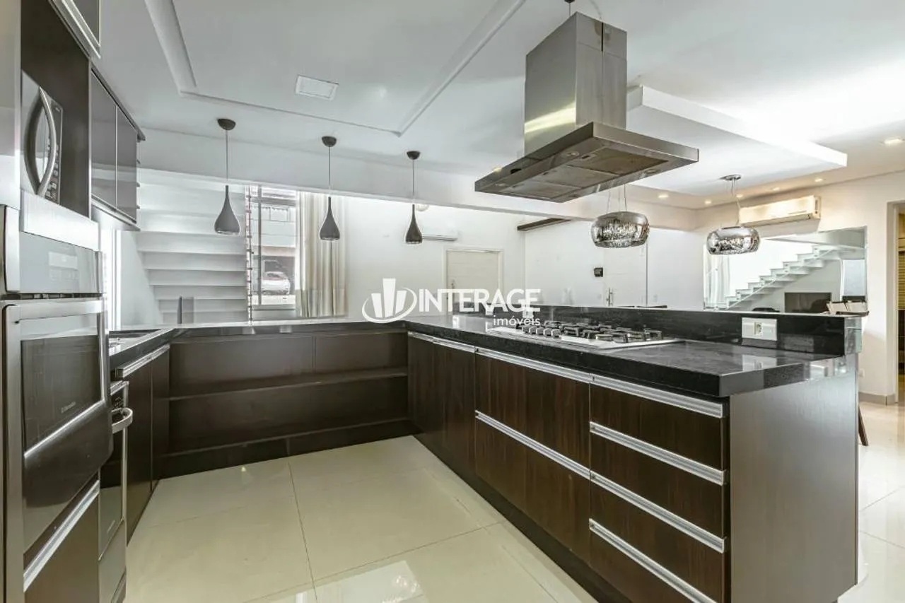 Furnished 4-bedroom house with an open-plan kitchen — photo 4