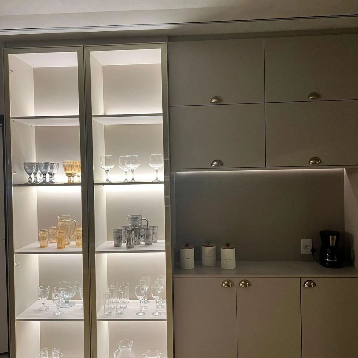 600 m² house with 4 en-suite bedrooms and 3 parking spots — photo 25