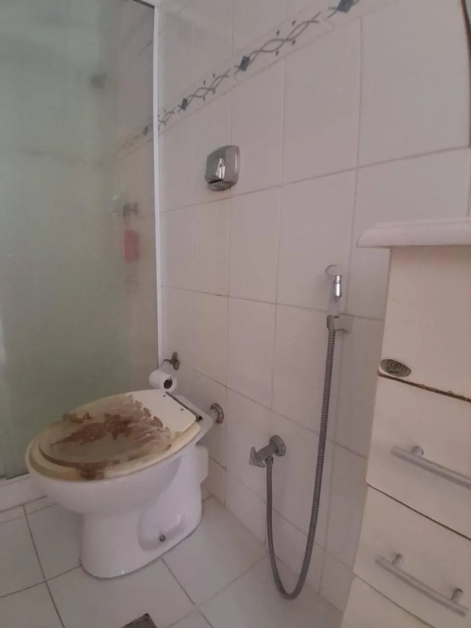 2-bedroom apartment in a building with a gym — photo 18