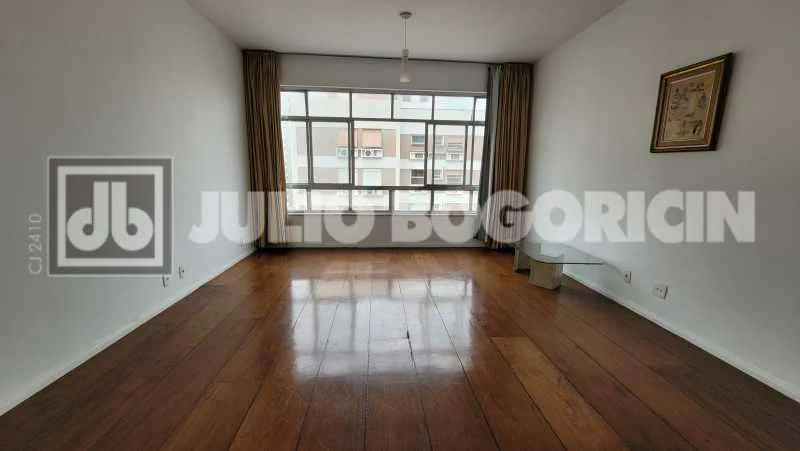 3-bedroom apartment with a suite and a balcony — photo 14