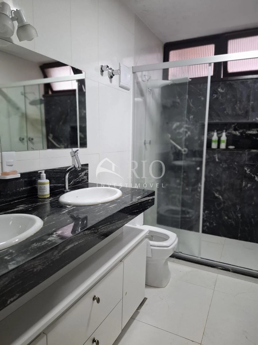 Unfurnished house with 4 bedrooms and 6 bathrooms, 945 m² — photo 27