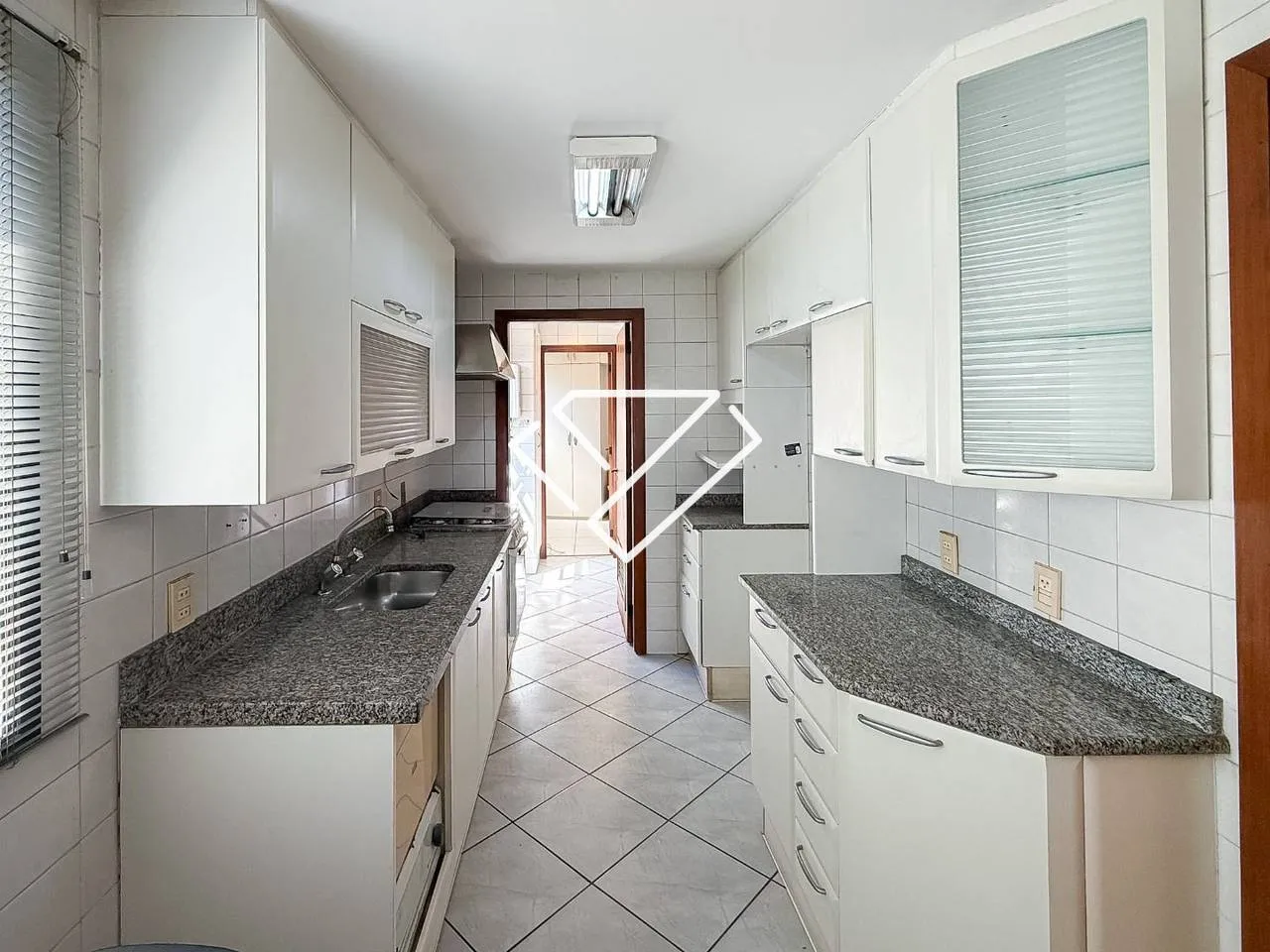 Apartamento com 3 quartos e 136 m² com varanda — photo 3