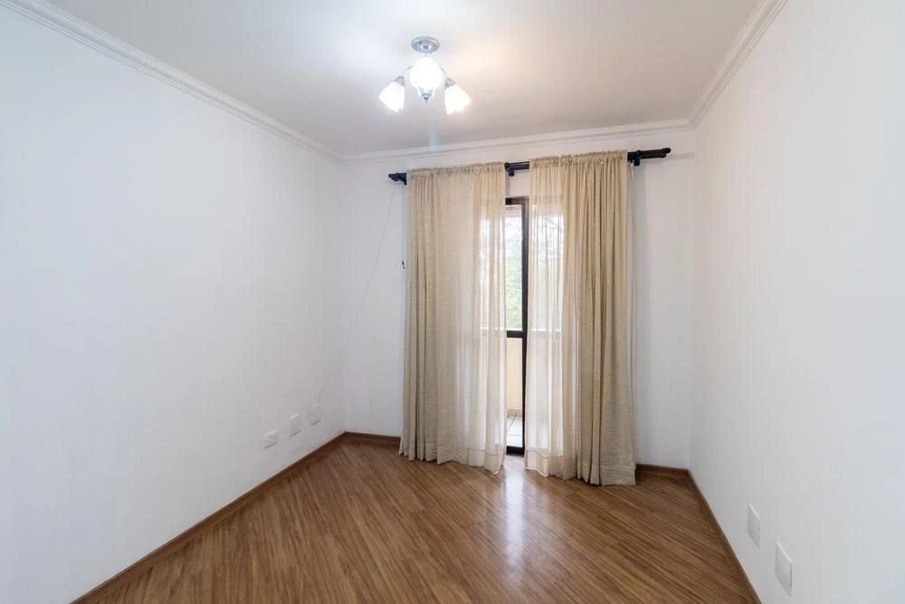 2-bedroom apartment in a building with a gym — photo 24