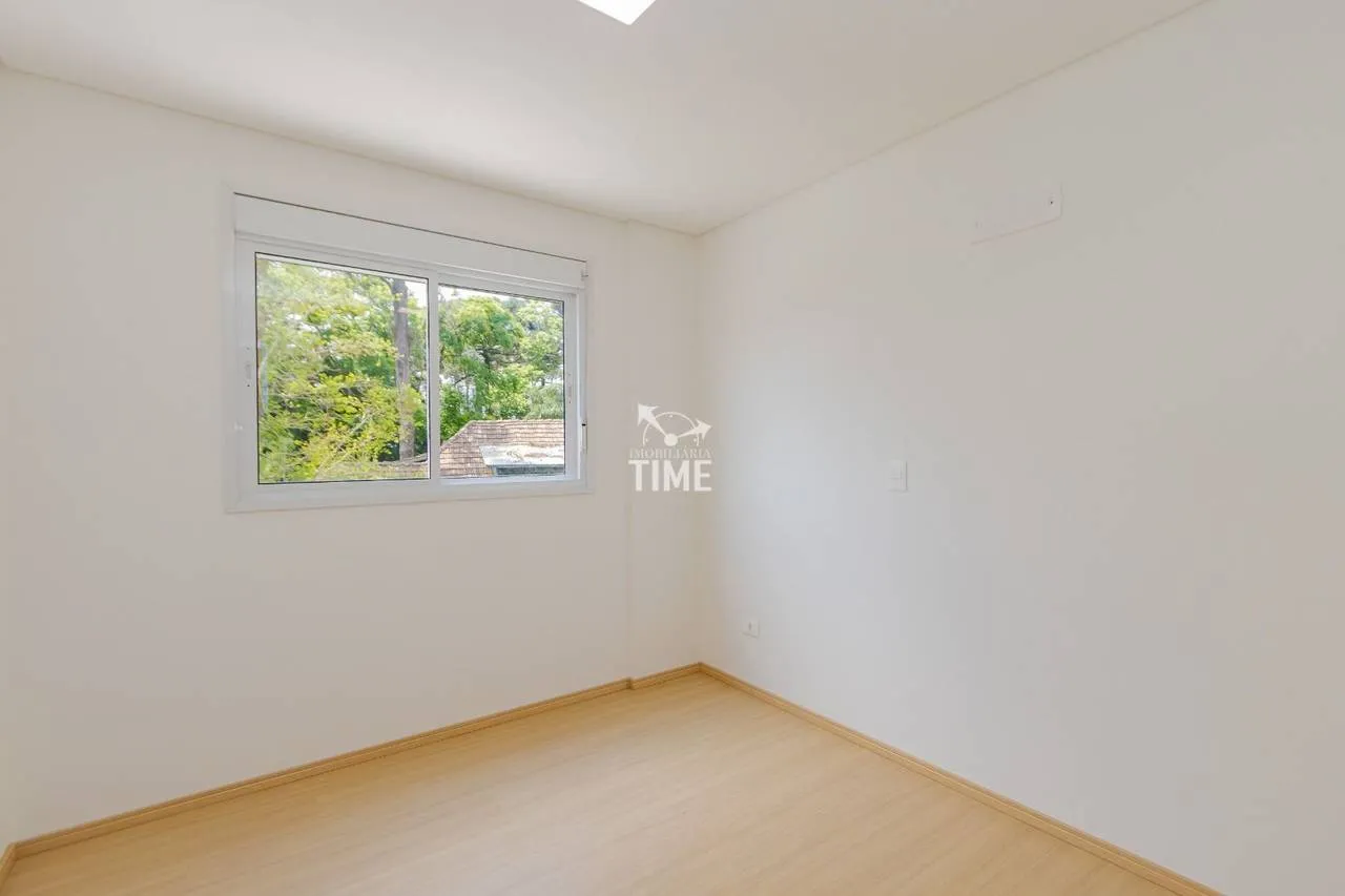 Balcony with a grill in a 3-bedroom apartment, 107 m² — photo 25