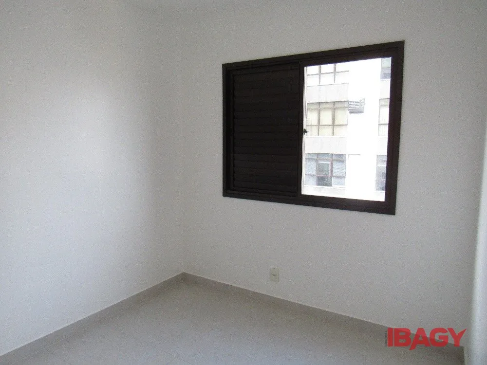 Apartment, 65 m², with a glass-enclosed balcony — photo 14
