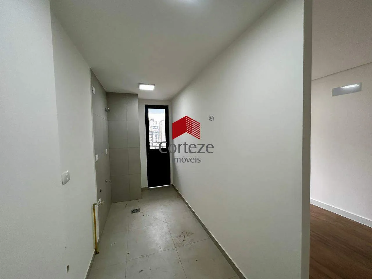 2-bedroom apartment with a grill on the balcony — photo 33
