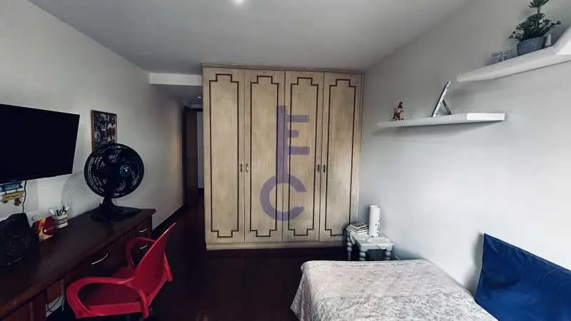 4-bedroom apartment with a grill on the balcony — photo 15