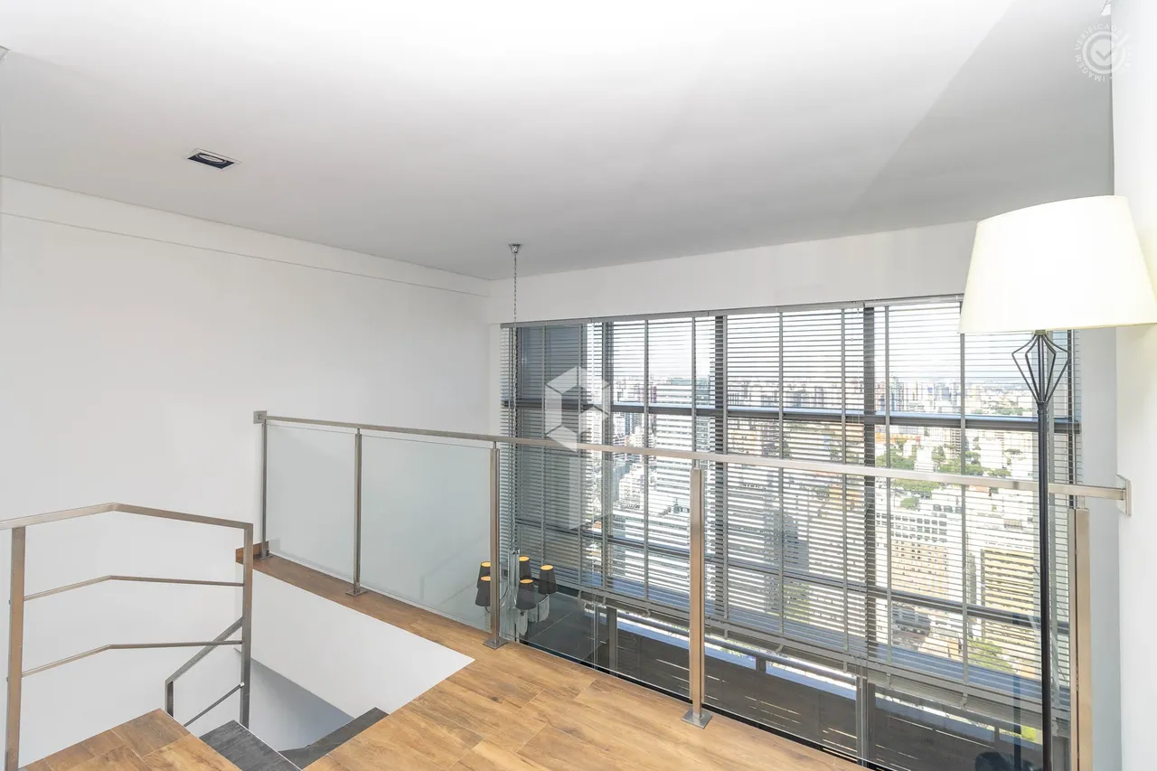 Furnished 1-bedroom apartment with city view — photo 14