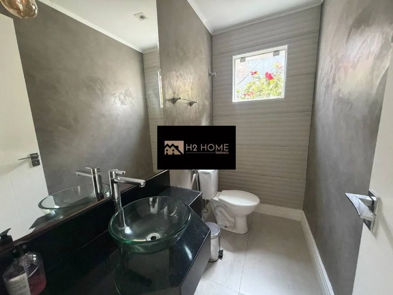290 m² house with 4 bedrooms and 4 parking spots — photo 14