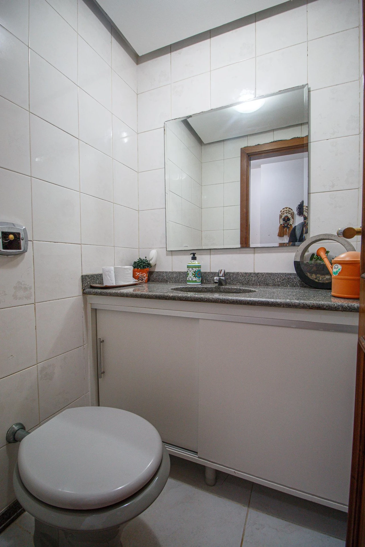 Furnished 2-bedroom apartment with 2 bathrooms and pet-friendly policy — photo 2