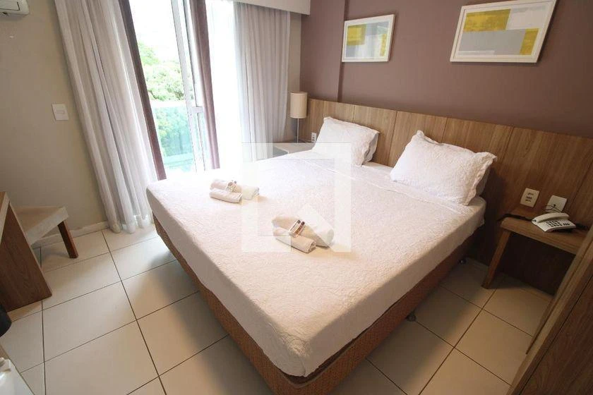 Furnished studio, 28 m², with a glass-enclosed balcony — photo 4