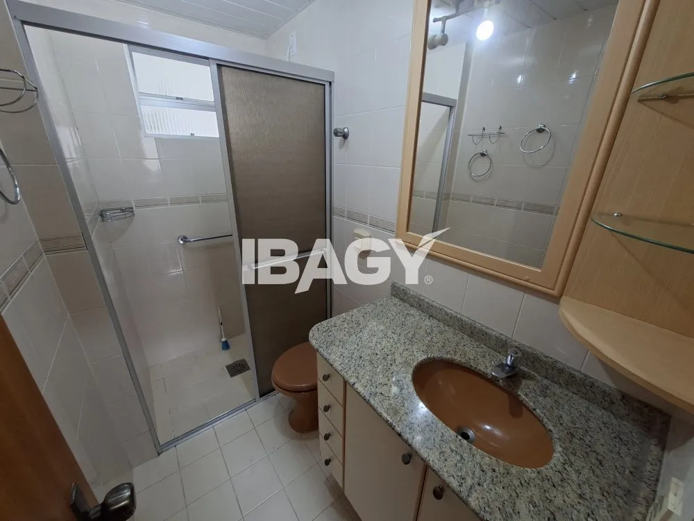 Apartamento amueblado con 3 dormitorios, 117 m² y 2 baños — photo 32