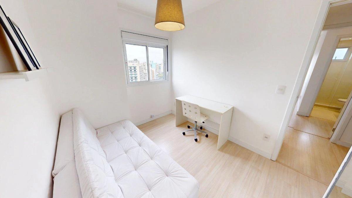 Furnished apartment, 95 m², with a glass-enclosed balcony — photo 27