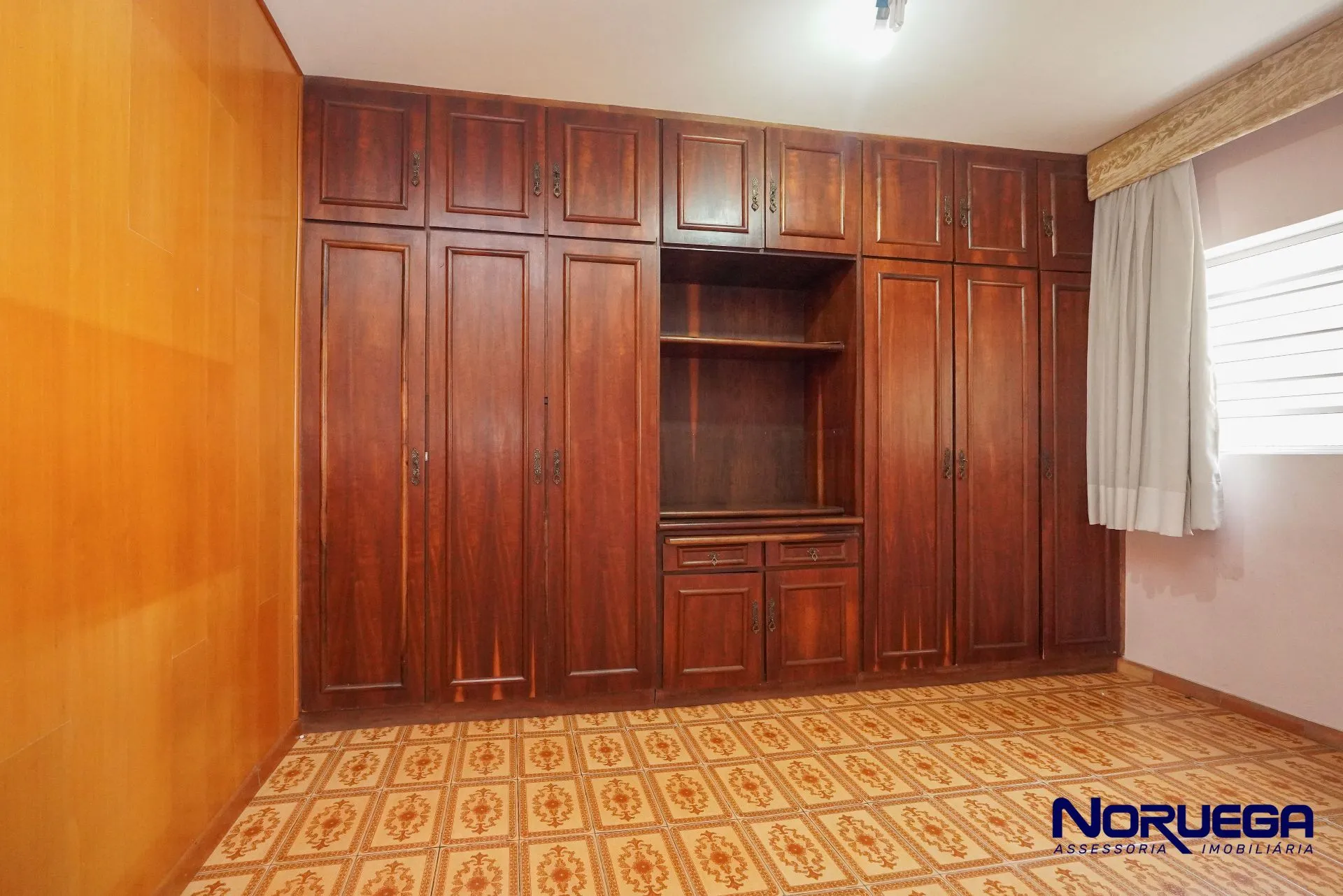 Ванна и 2 спальни: дом 140 м² — photo 15