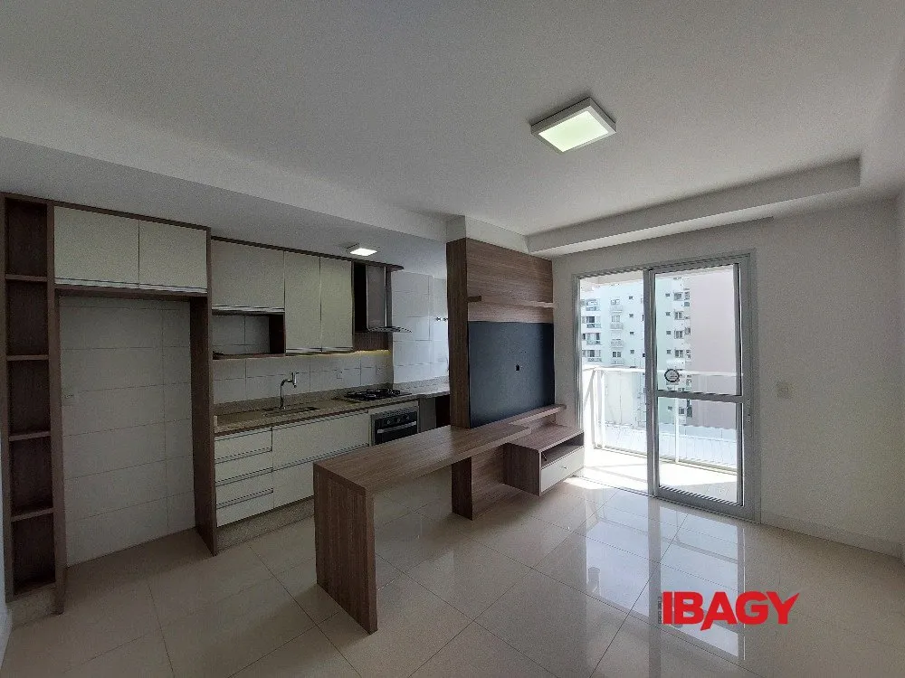 Balcony with a grill in a one-bedroom apartment, 39 m² — photo 8