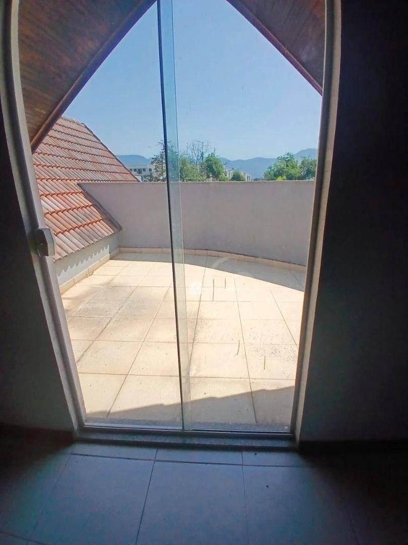 Casa com 6 quartos e cozinha aberta a gás, 450 m² — photo 41