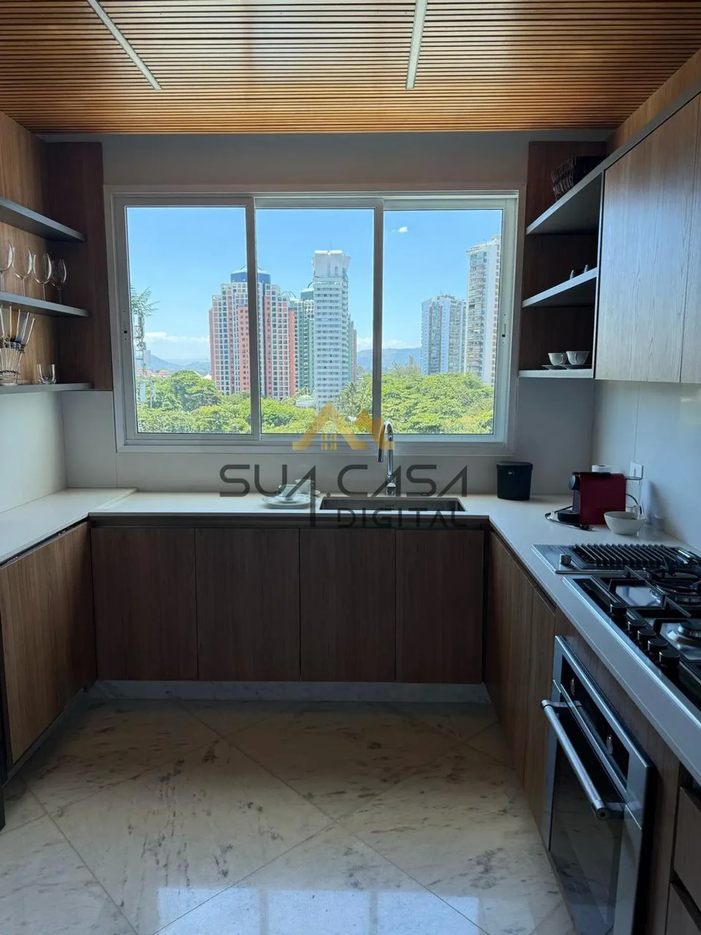 4-bedroom apartment with a water view — photo 37