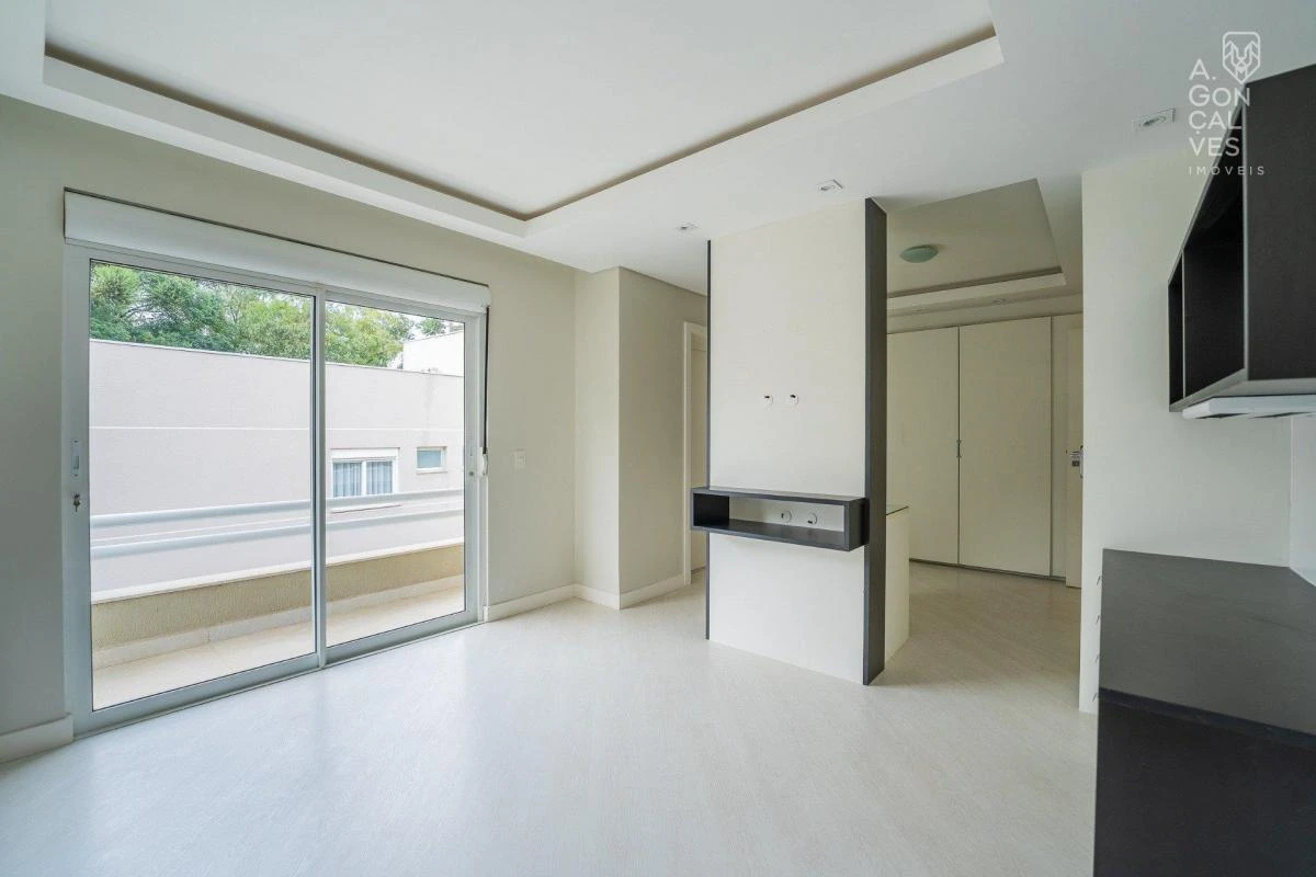 4-bedroom house with floor-to-ceiling windows in Curitiba — photo 12