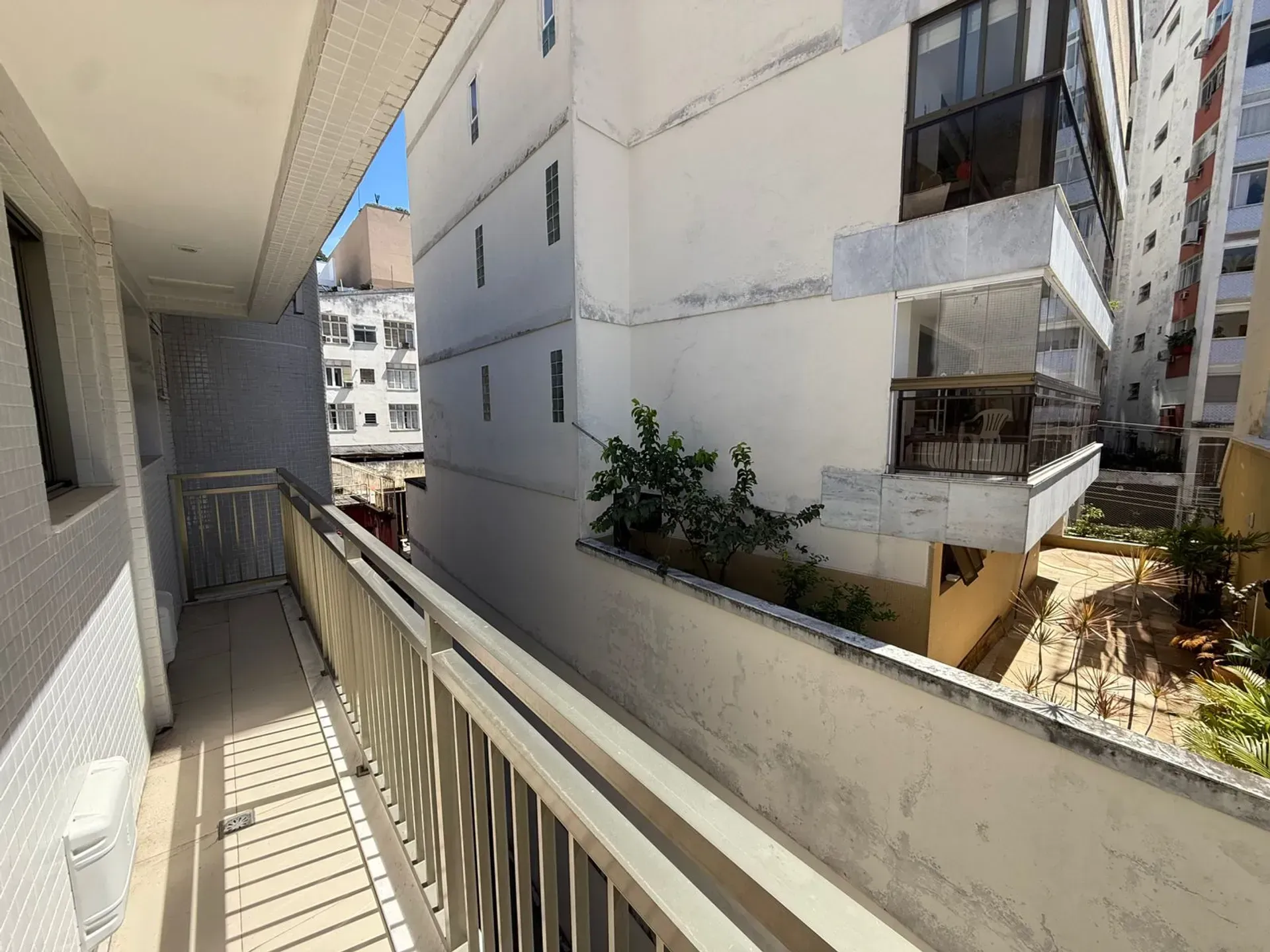 Apartment with balcony, 3 bedrooms and 2 parking spots — photo 26