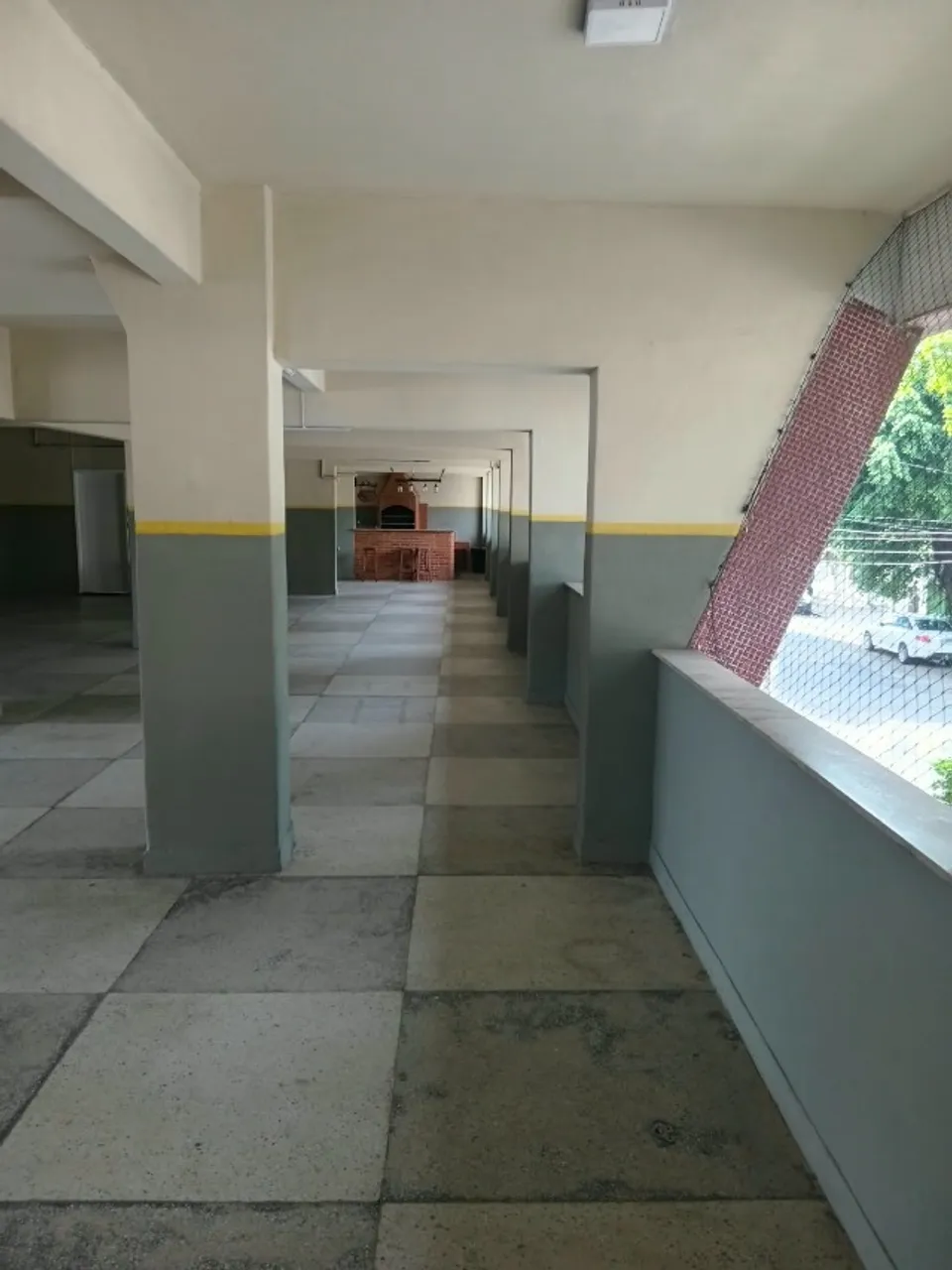 2-bedroom apartment in a building with a gym — photo 16
