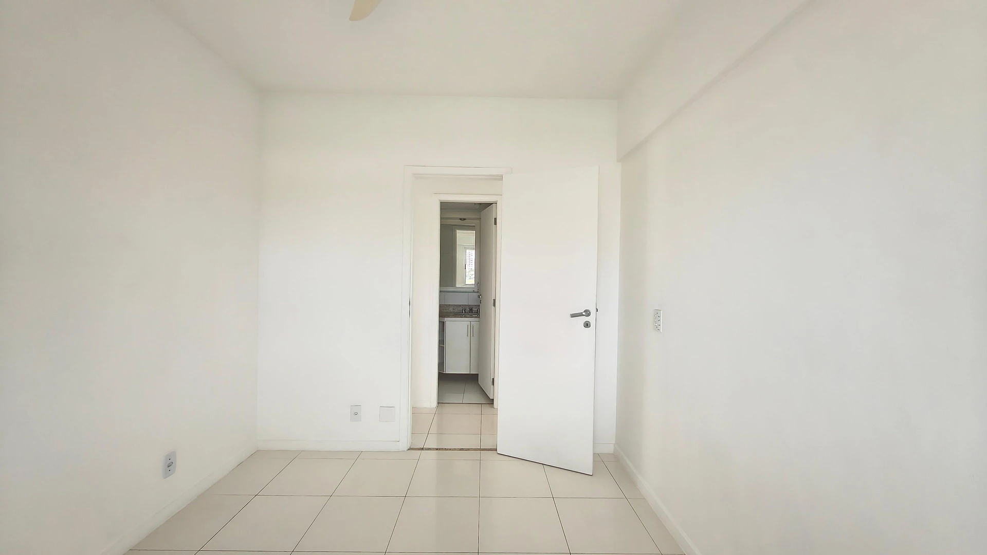 Apartment, 87 m², with a jacuzzi — photo 29