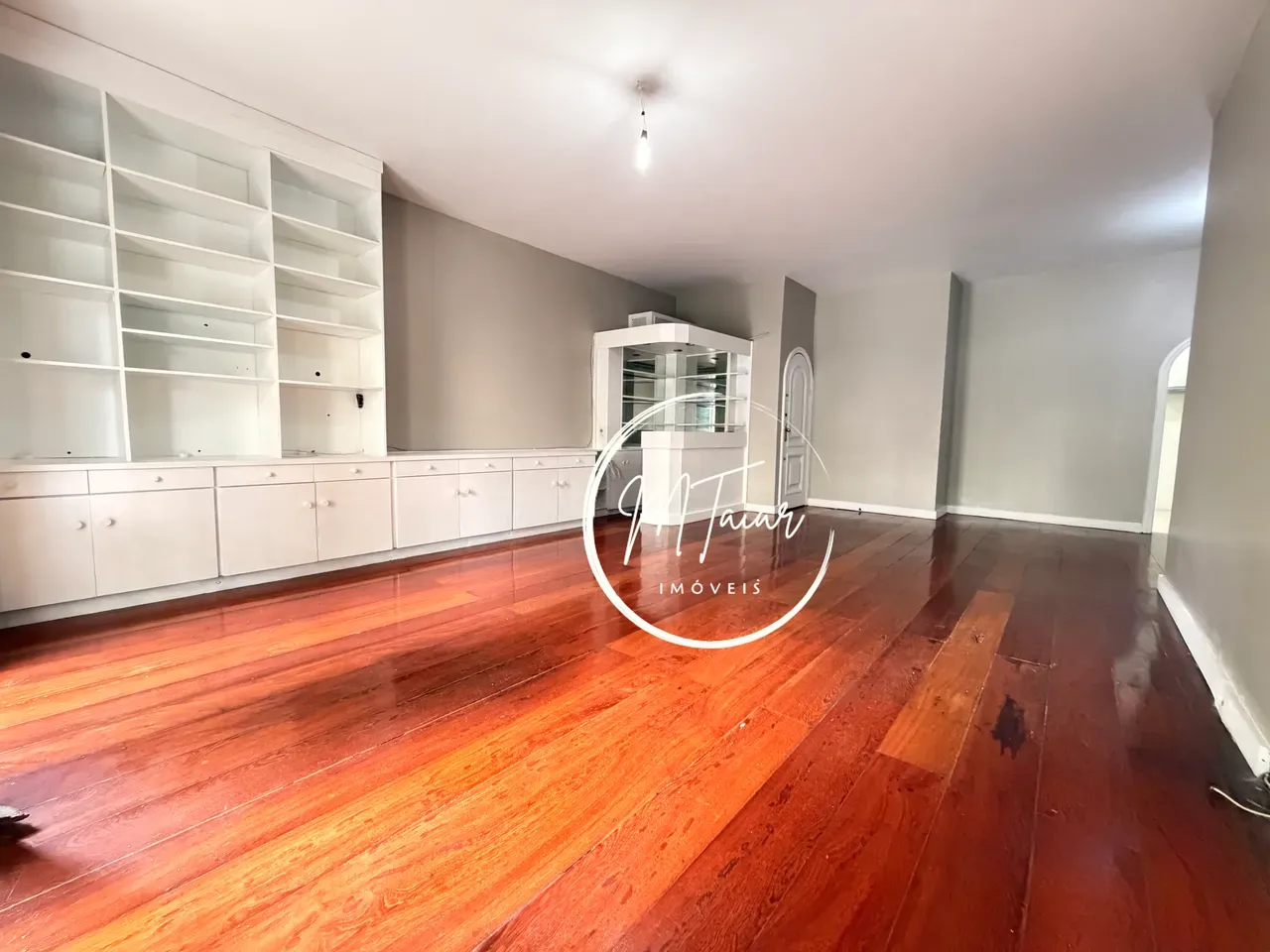 Рабочее место и 4 спальни: квартира 145 м² — photo 17