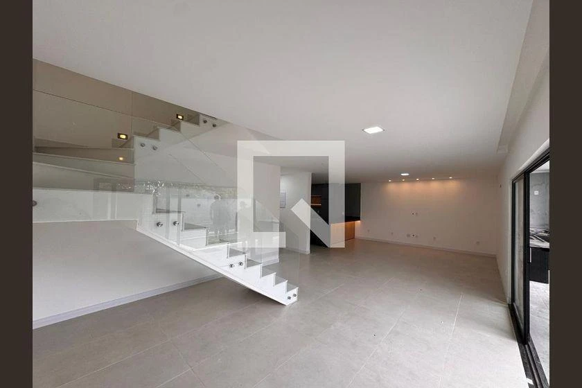 Rental house with 4 bedrooms and 222 m², balcony — photo 7