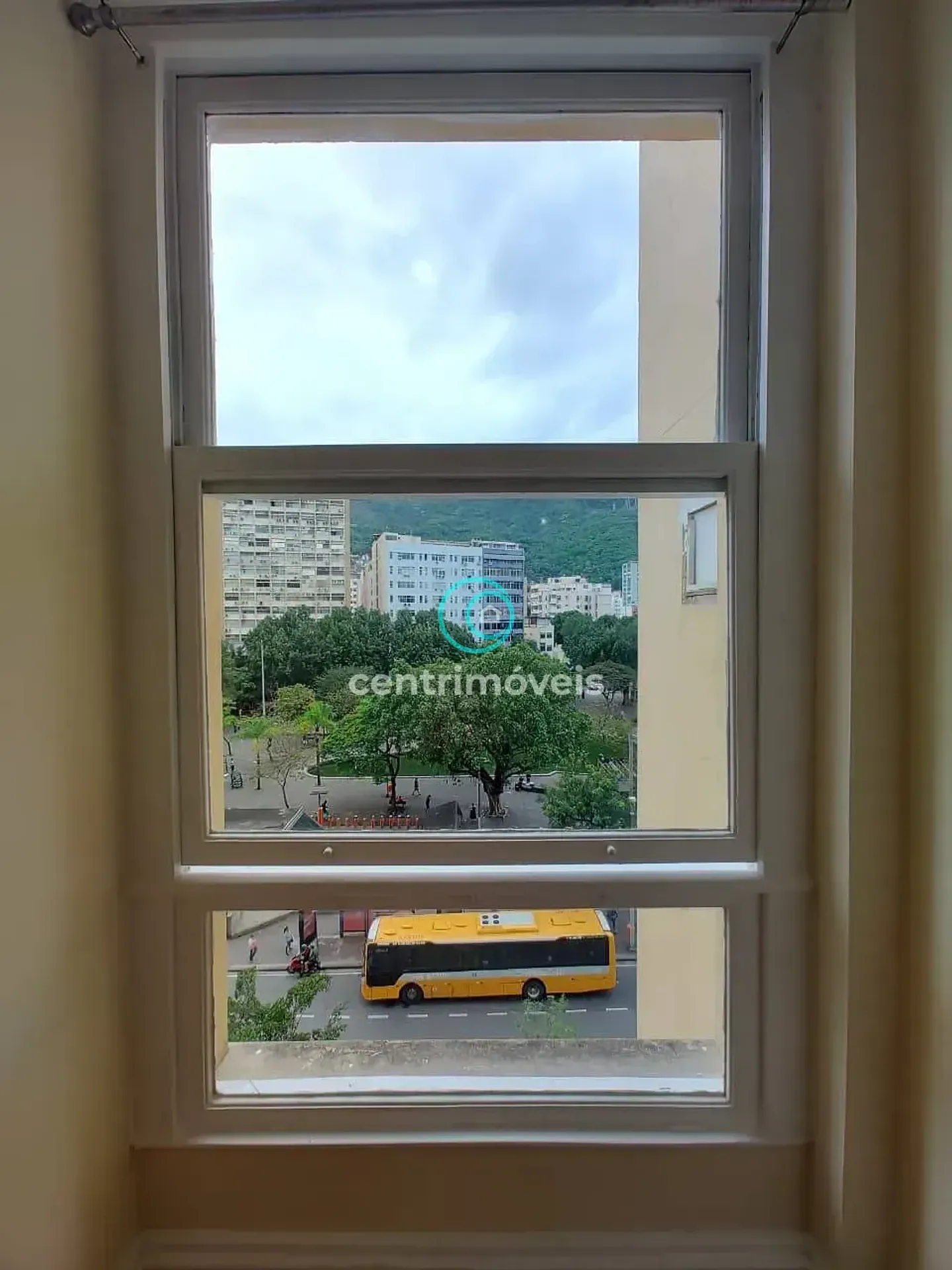 2-bedroom apartment with a mountain view in Rio de Janeiro — photo 4