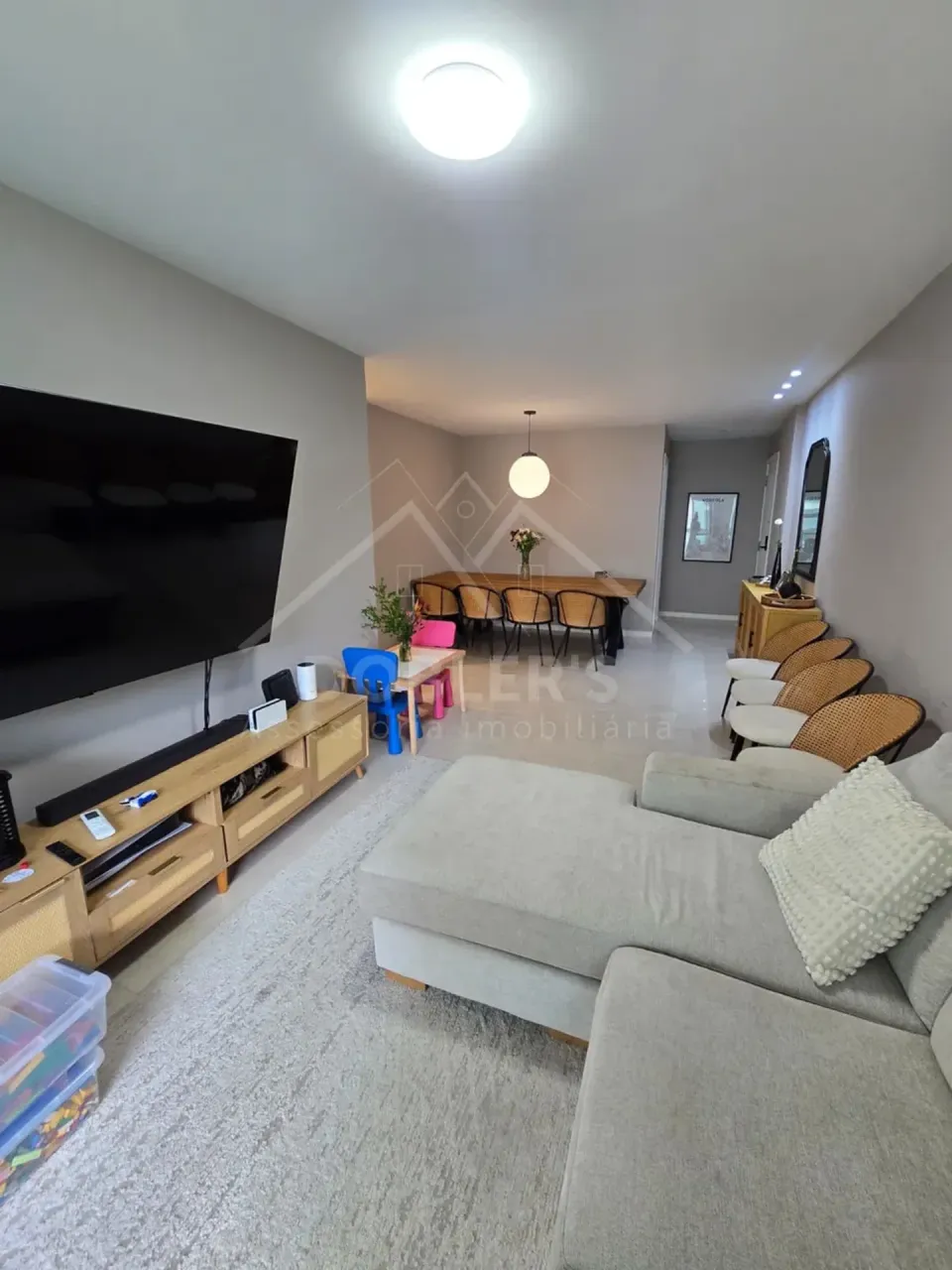 Apartamento mobiliado com 3 quartos e cozinha fechada — photo 3