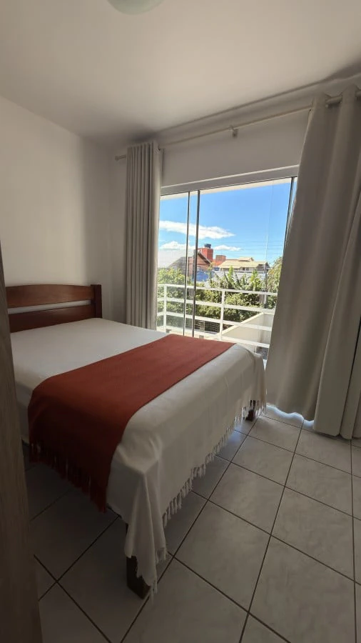 One-bedroom house with a washing machine