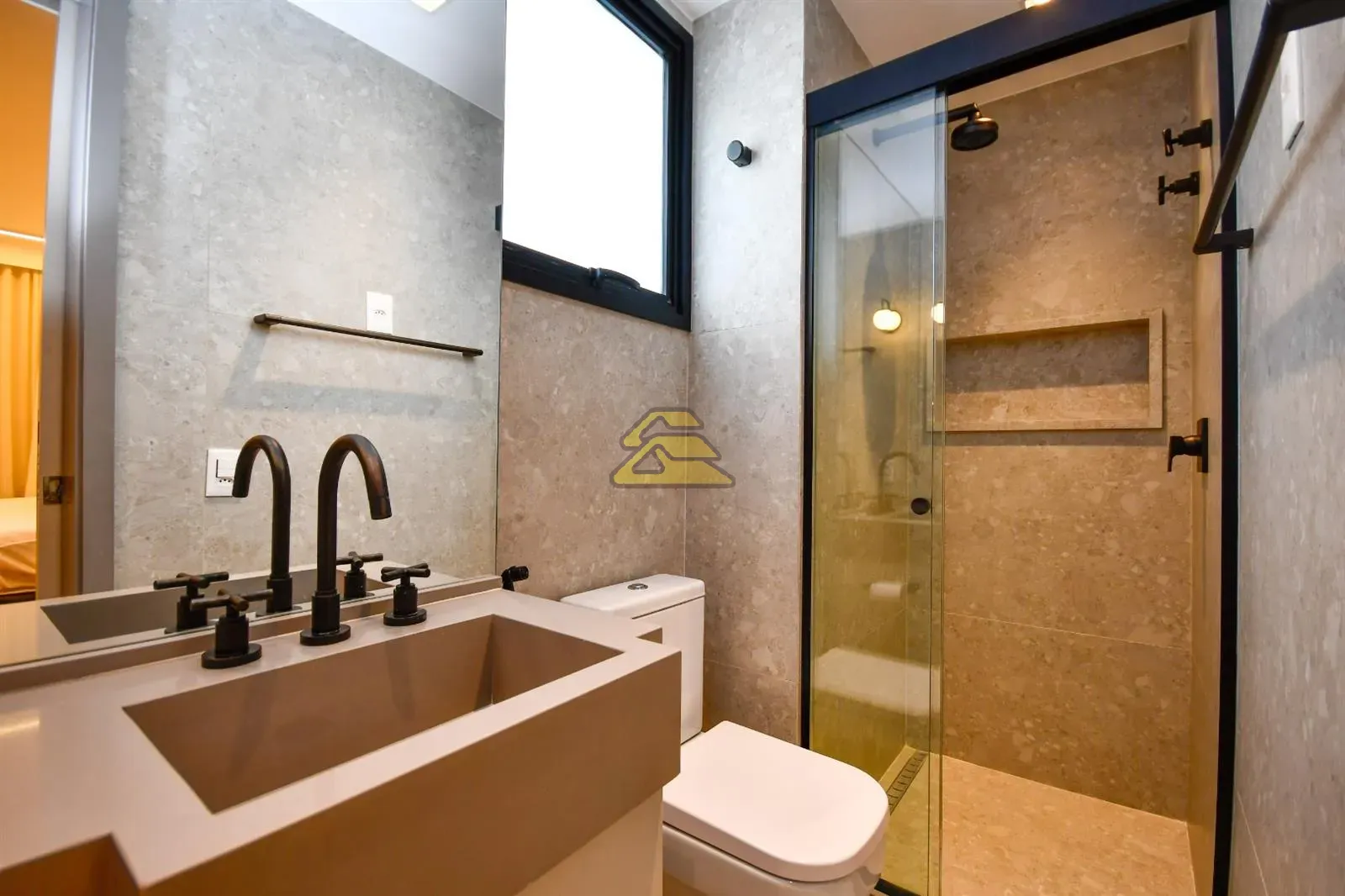 Apartamento mobiliado de 2 quartos com 2 suítes e varanda — photo 32