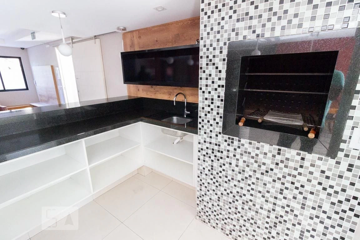 Furnished 1-bedroom apartment with en-suite bath and pets — photo 12