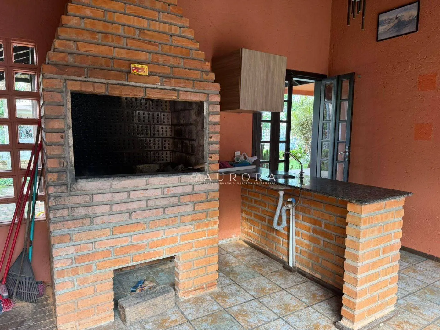 Casa de 4 dormitorios con cocina cerrada y cocina a gas — photo 2