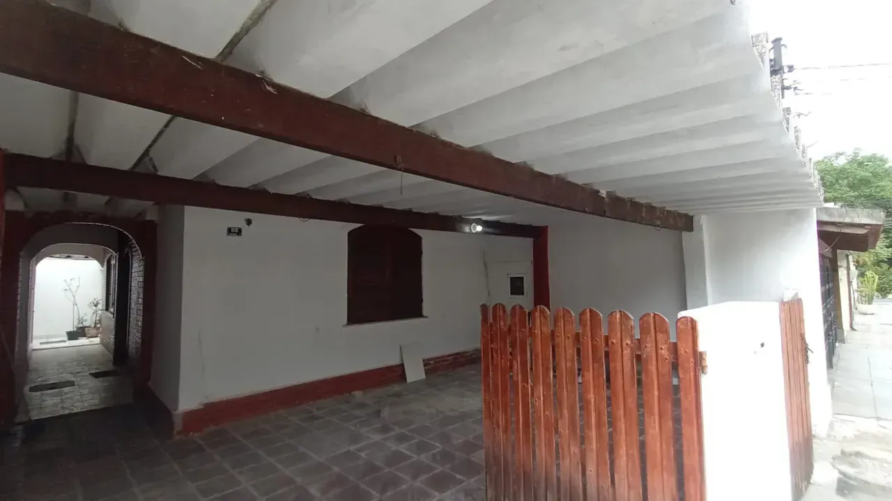 4-bedroom house with 2 bathrooms and 2 parking spots — photo 15