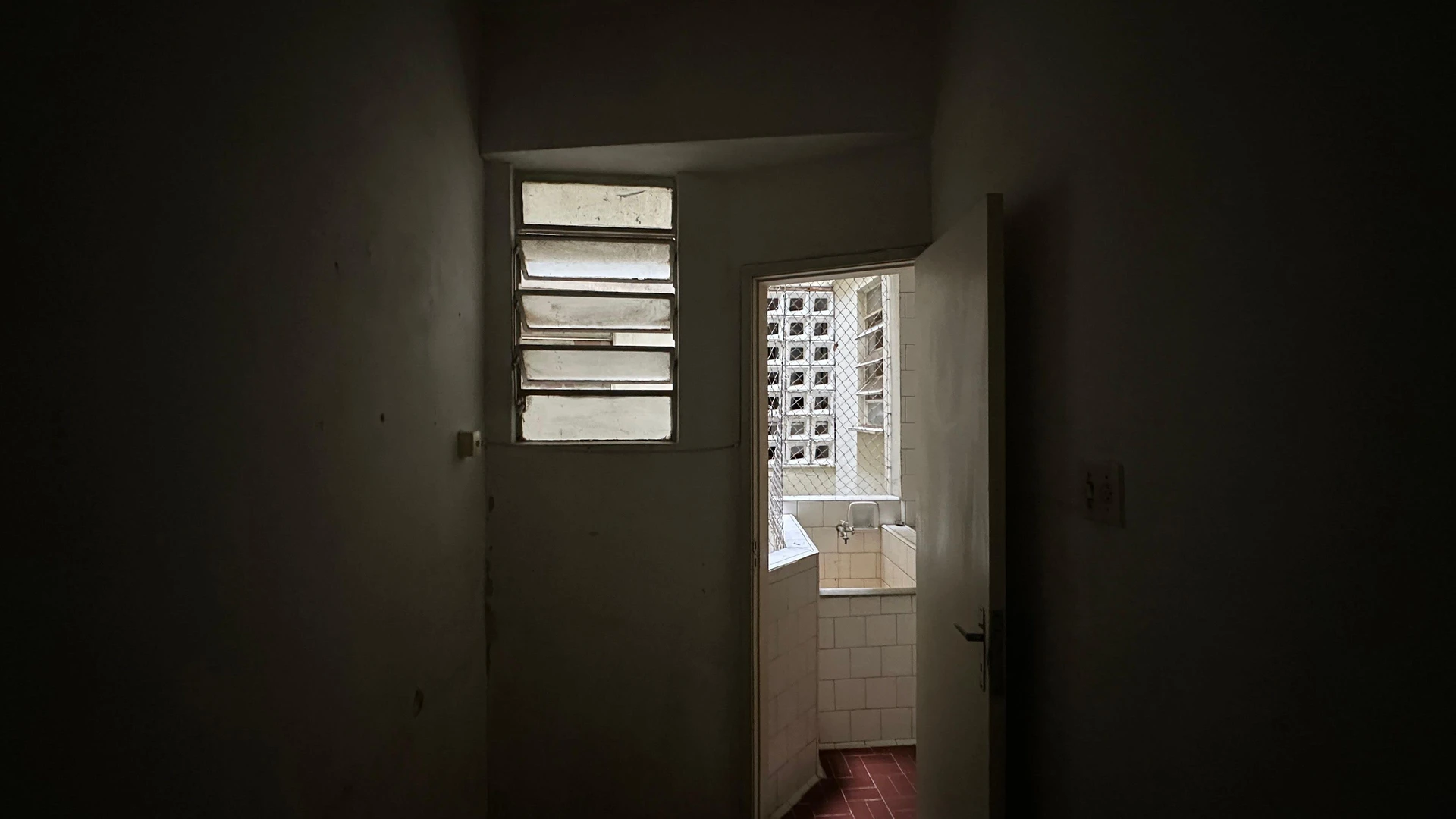 1-bedroom apartment with a separate kitchen and no parking — photo 15