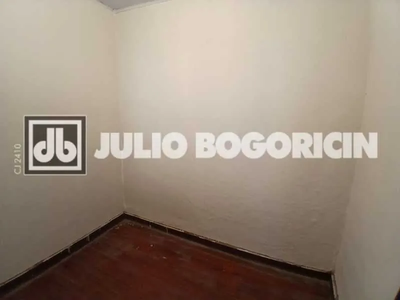 Unfurnished apartment with 6 bedrooms and 3 bathrooms — photo 4