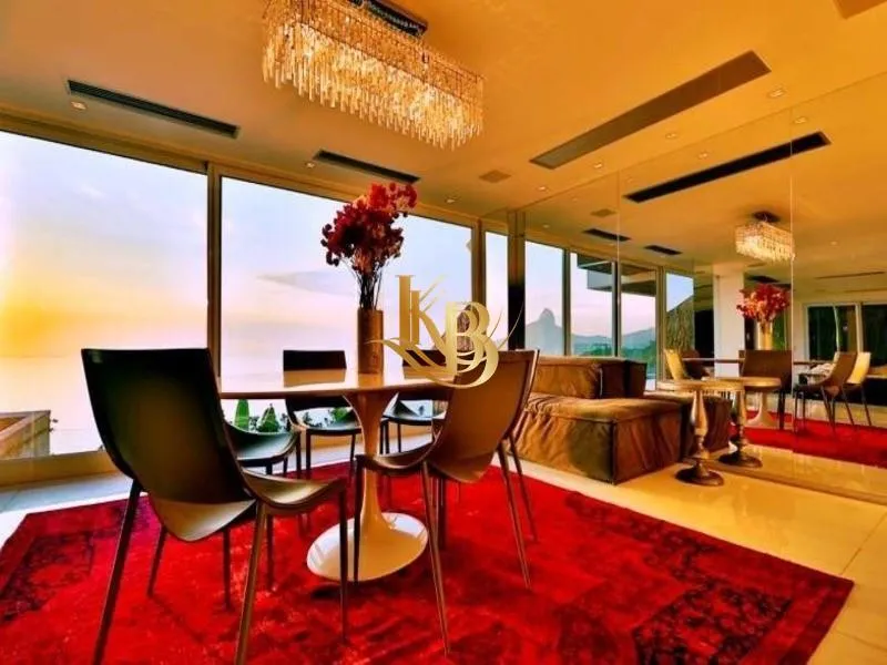 Unfurnished house with 5 bedrooms and 5 bathrooms — photo 12