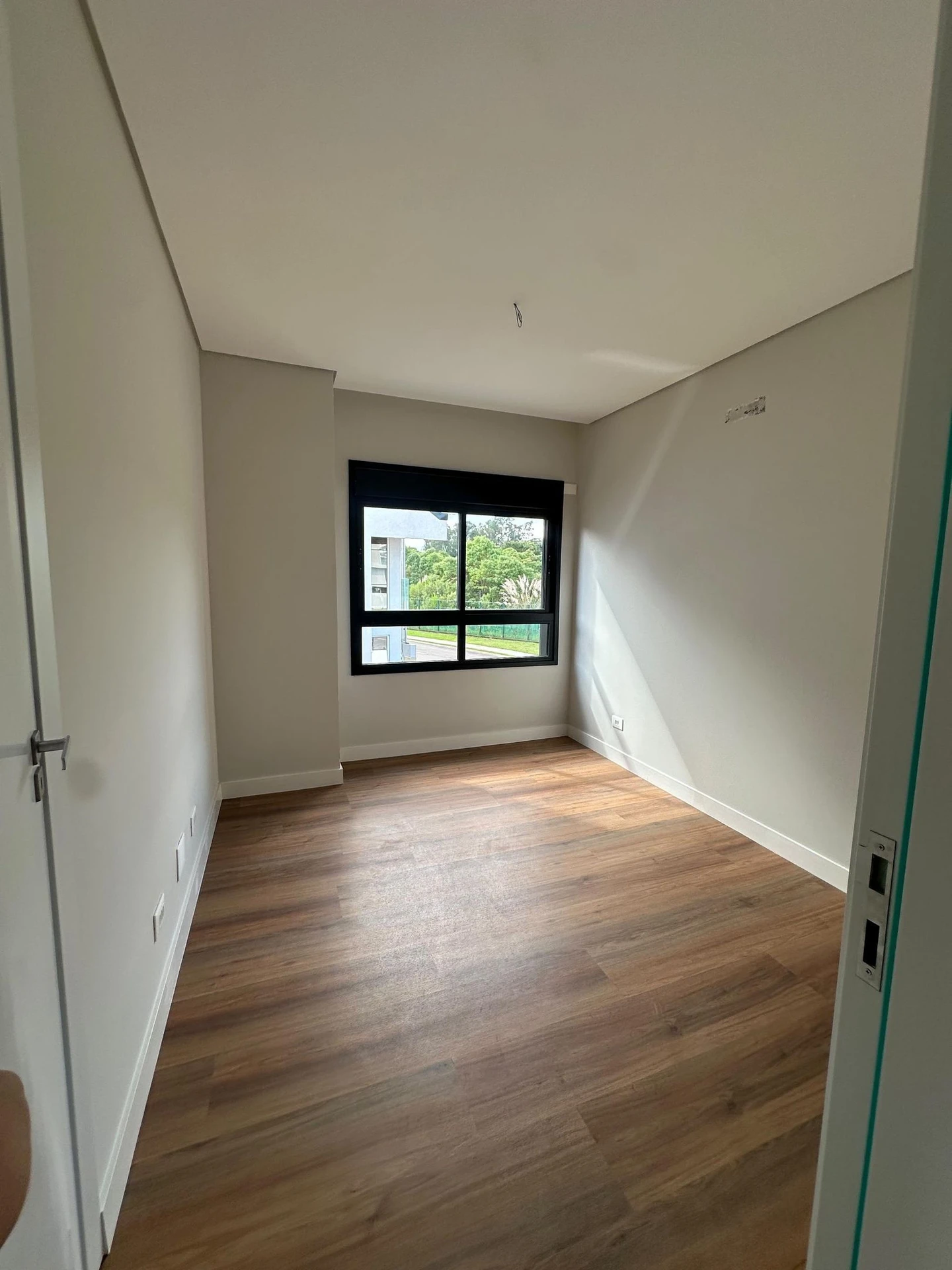 3-bedroom house with floor-to-ceiling windows in Curitiba — photo 6