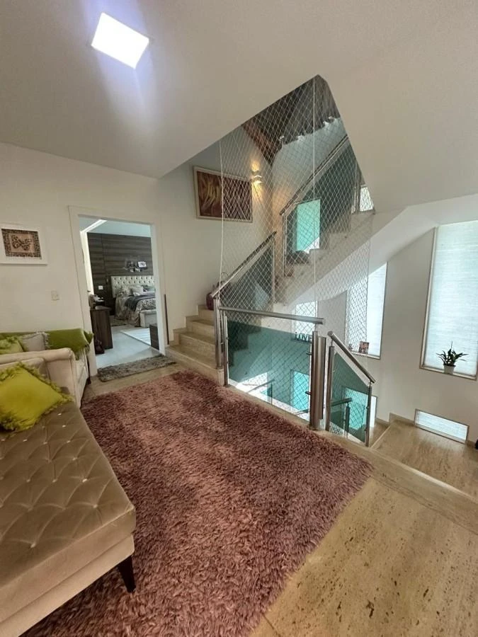 Засклений балкон та 7 спалень: будинок 1000 м² — photo 24