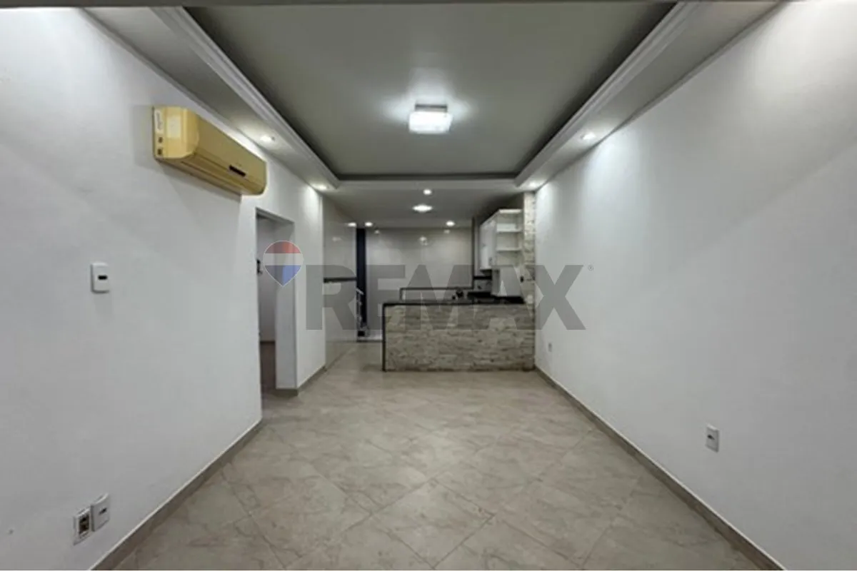 Balcony with a grill in a 3-bedroom house, 104 m² — photo 10