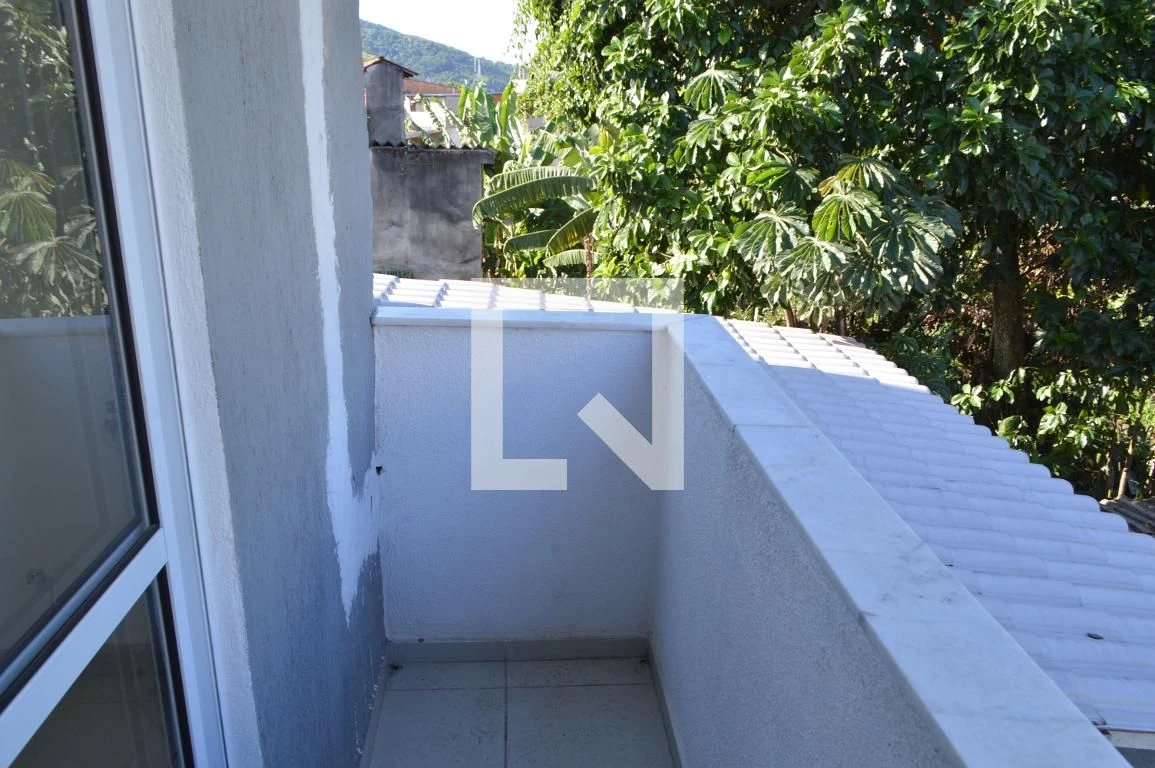 Unfurnished house with 4 bedrooms, balcony and dining — photo 23