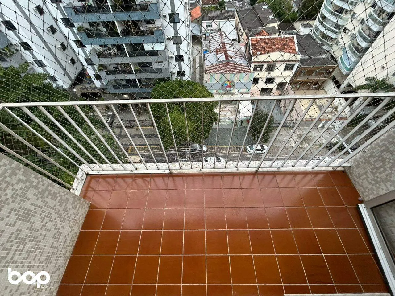 Apartment with a fitted kitchen and a balcony — photo 6