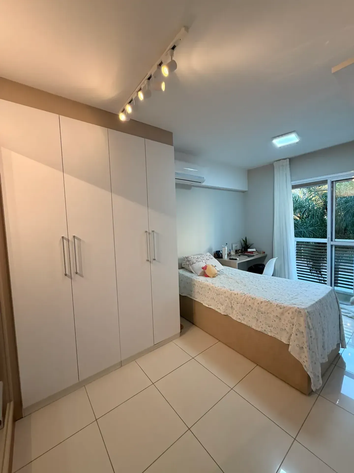 Furnished apartment, 148 m², with a jacuzzi — photo 24
